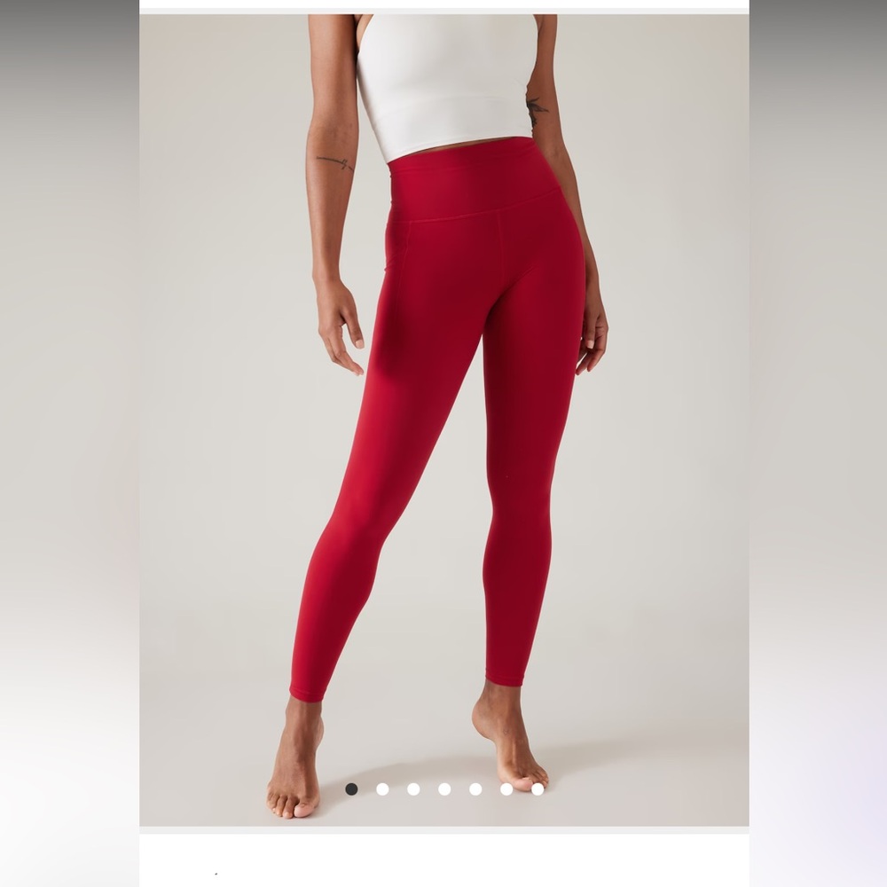 Athleta Salutation Stash Tight With Pockets